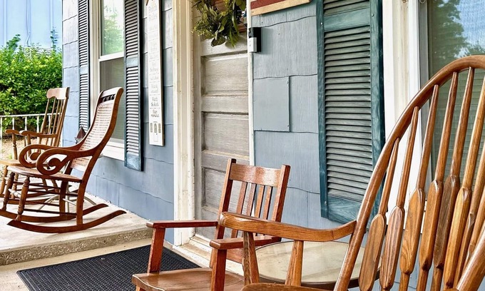 Independence House | Charming Historic Five Bedroom Home available for mid-term rental