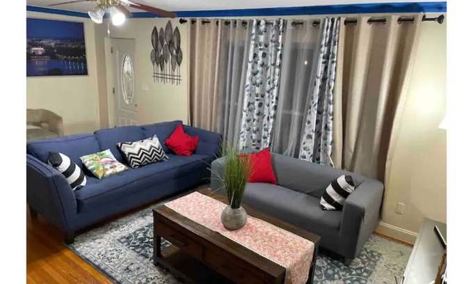 Hillandale House | Charming Home Close to DC