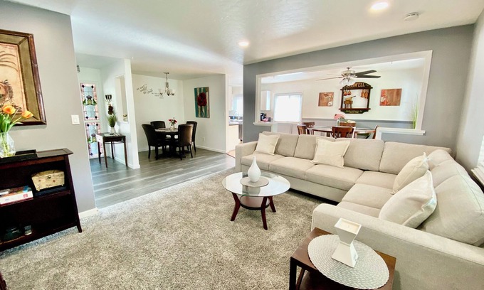 Sparks House | Charming Home in Sparks NV with Beautiful Yard