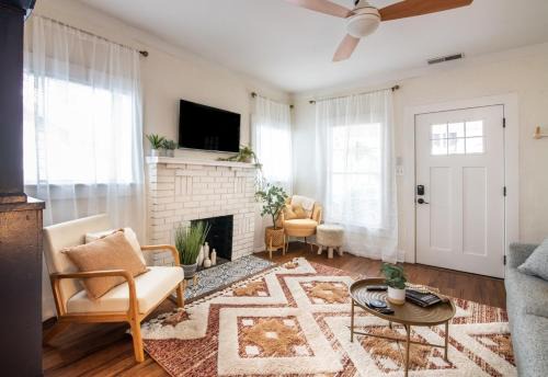 Five Points South House | Charming Home Near Uab With Patio