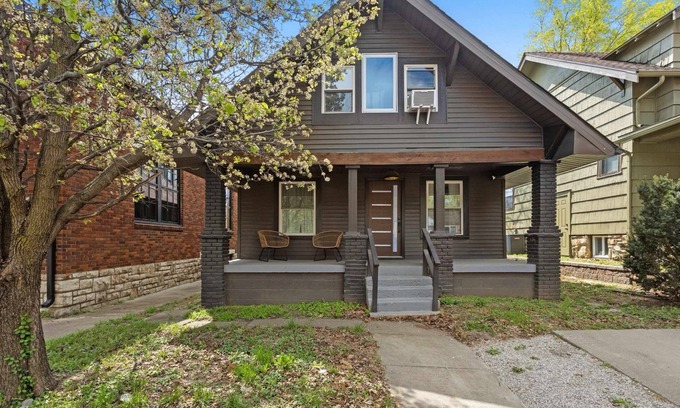 Rosedale House | Charming Home Near KU & Westport|3BR|WiFi