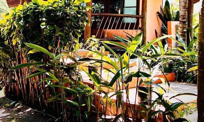 Curuipe House | Charming home on mirror beach