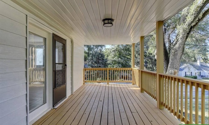Benson House | Charming home Professionals & Nurses Close to Hospitals, Dining, & More