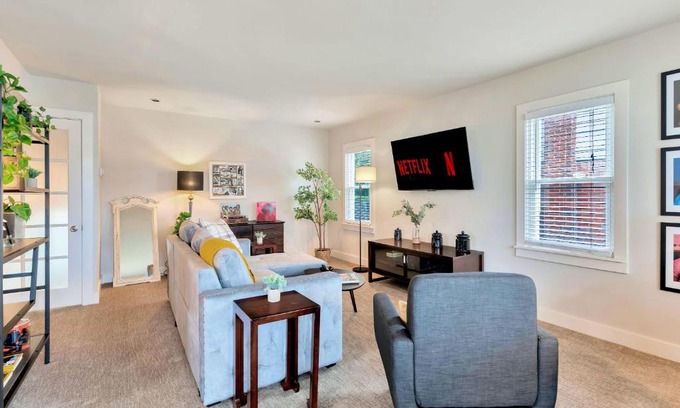Ferndale Apartment | Charming Home w Workspace near Downtown Ferndale
