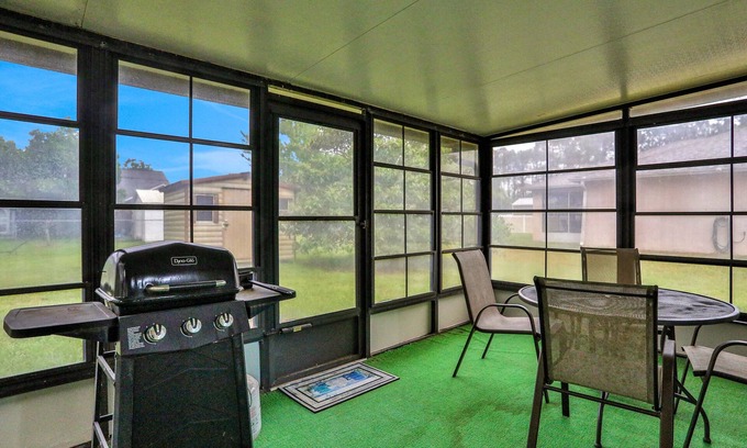 Interchange Square House | Charming home with private W/D, WiFi, and screened in porch