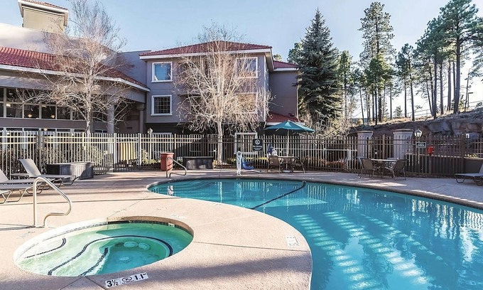 Woodlands Village Hotel | Charming Hotel Room w/Hot Tub Access & Free Daily Breakfast
