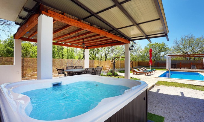 Sestanovac House | Charming house for 8 with private pool and jacuzzi.