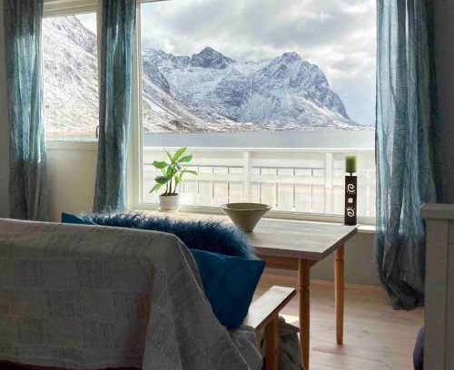 Valberg House | Charming house in fjord Lofoten