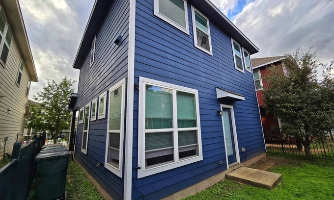 Kyle House | Charming house in Kyle with WiFi and AC