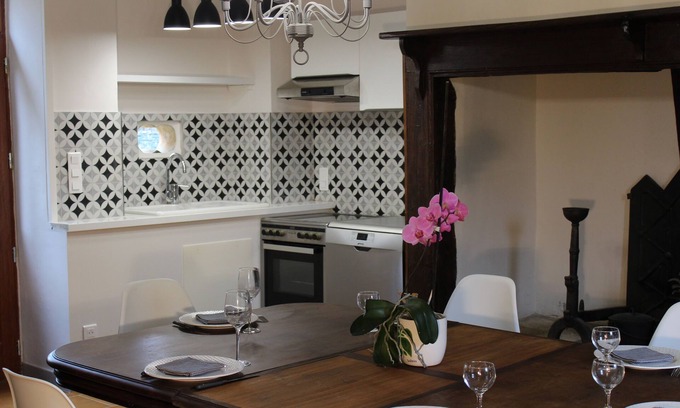 Mazeyrolles House | charming house in renovated farmhouse 30 minutes from Sarlat, enclosed garden.