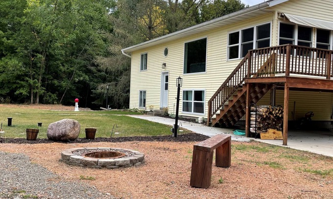 Hamburg House | Charming house just 15 miles from Wausau!