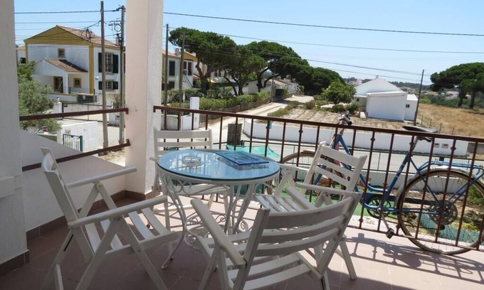 Alfarim House | Charming House - Meco Beach - Arrábida Natural Park