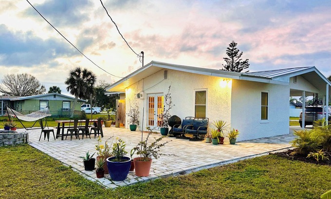 Englewood South House | Charming house near beach.