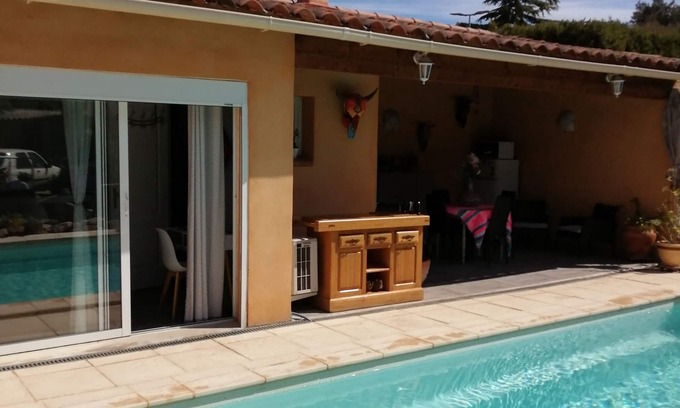 Martigues Apartment | Charming independent studio in Martigues town center, swimming pool, spa