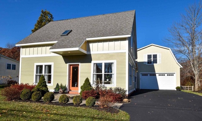 Kittery House | Charming Kittery Cape with Bonus Room & Hot Tub