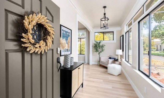 Lodi House | Charming l Downtown Lodi l 3 Bedroom l Sleeps 6