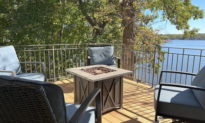 Zimmerman Cabin | Charming Lake Home with endless hosting options!