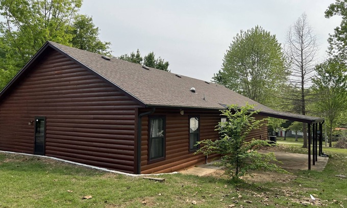 Porum Cabin | Charming lake house in Porum w/a game room & an outdoor firepit