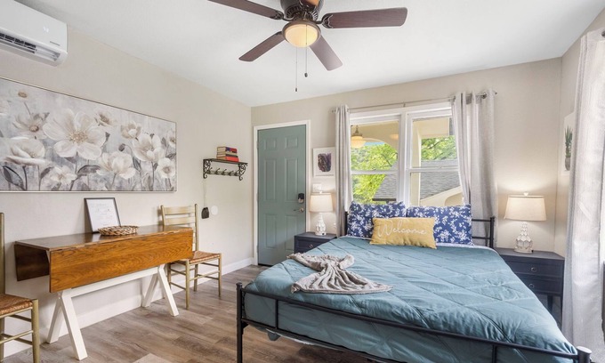 Rockaway Beach Apartment | Charming Lake View cottage in tranquil Rockaway Beach