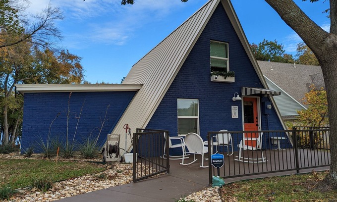 Pottsboro House | Charming Lakefront A-Frame on Lake Texoma!