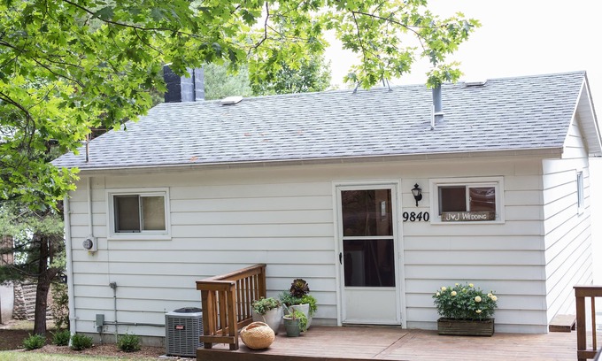Stanwood House | Charming Lakefront Cottage on All Sports Lake