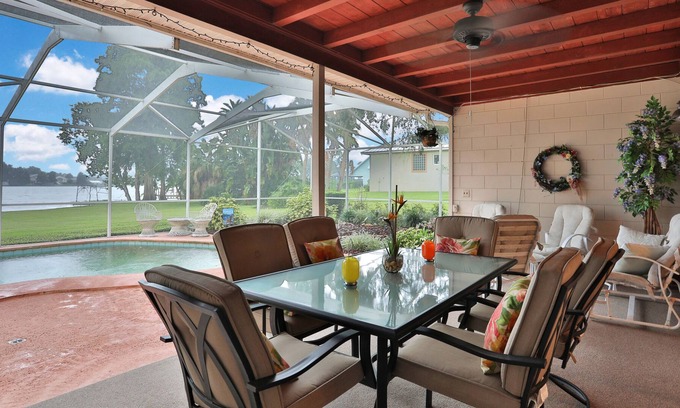 Cypress Gardens House | Charming Lakefront Pool Home - 5 Min to Legoland!