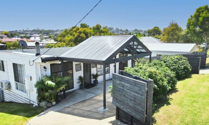 Lakes Entrance House | Charming Lakes Entrance Home!