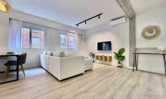 Embajadores Apartment | Charming Latina Village - Two-bedroom apartment
