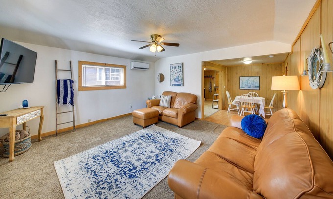 Libby House | Charming Libby Home w/ Hot Tub: Walk to Downtown!