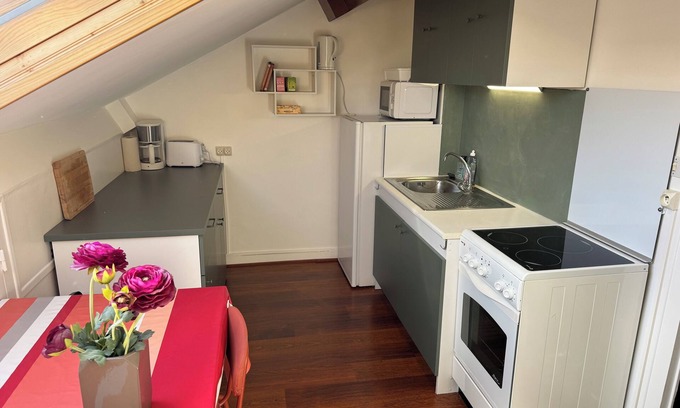 La Baule-Escoublac Apartment | Charming little T2 Lajarrige, La Baule Les Pins 50 m beach, at the foot of shops