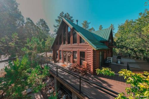 Pine House | Charming Log AFrame in Pine