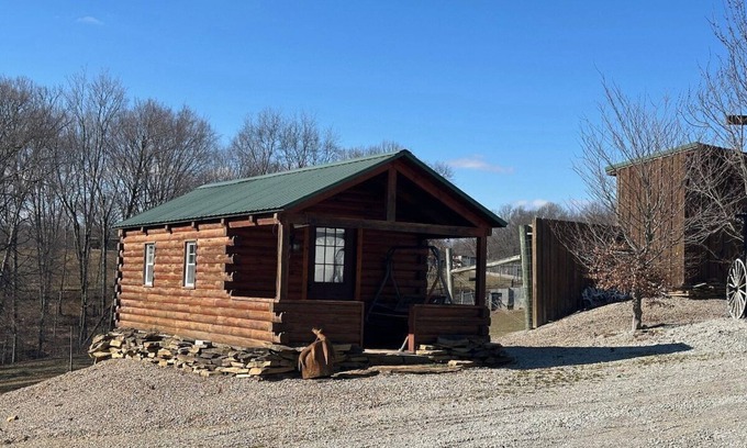 Bremen Cabin | Charming Log Cabin in Hocking Hills Old Man's Cave