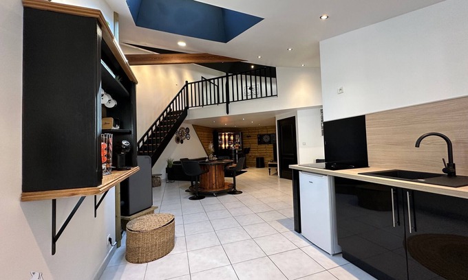 Bogny-sur-Meuse Apartment | Charming Love Room with private spa Romantic getaway 2 steps from Belgium