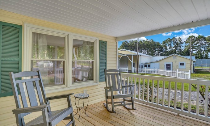 Manning House | Charming Main House and Cottage with Fuse Ball