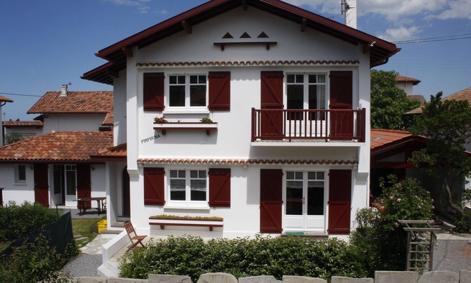 Guethary House | CHARMING MAISONNETTE GARDEN LEVEL - VILLAGE CENTER