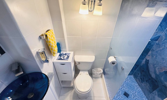 Canarsie House | Charming Master En-Suite in Brooklyn Location. Book your stay today!