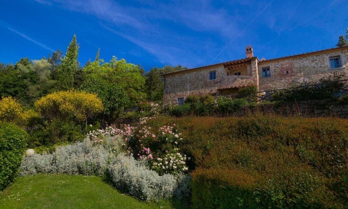 Subbiano Apartment | Charming medieval Villa for 21 persons, with private pool near Arezzo, Tuscany