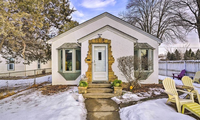 Morris Park Cottage | Charming Minneapolis Cottage Near Airport!
