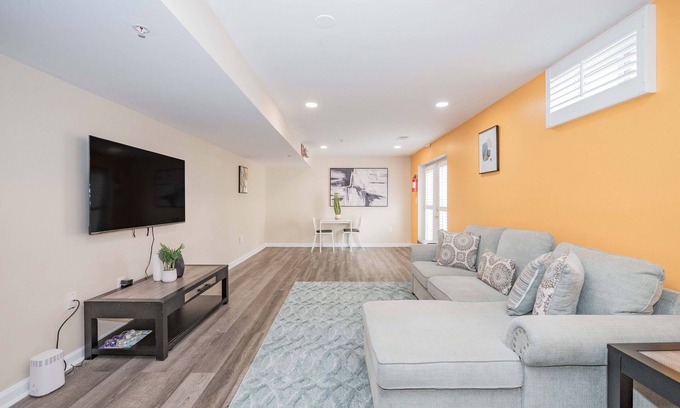 Montpelier Apartment | Charming Modern 2-bedroom apartment near DC with free parking
