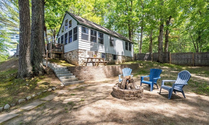 Windham Cottage | Charming, modern, 3-bedroom cottage on Pettingill Pond, in lovely Windham, Maine