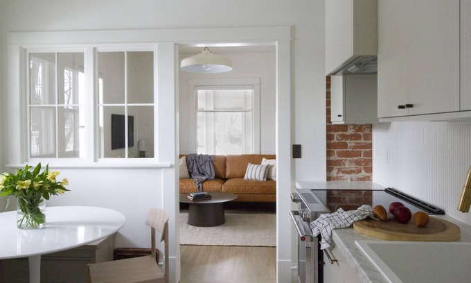 Miles City House | Charming Modern Cottage - Close to everything!