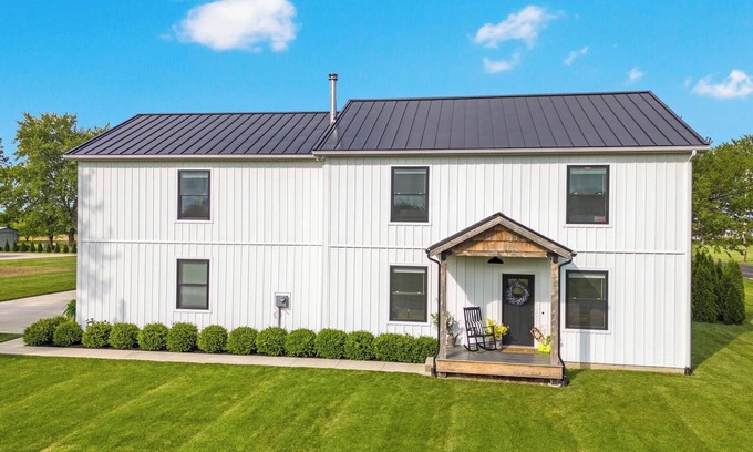 Plain City Other | Charming modern farmhouse close to Dublin, OH and perfect for entertaining