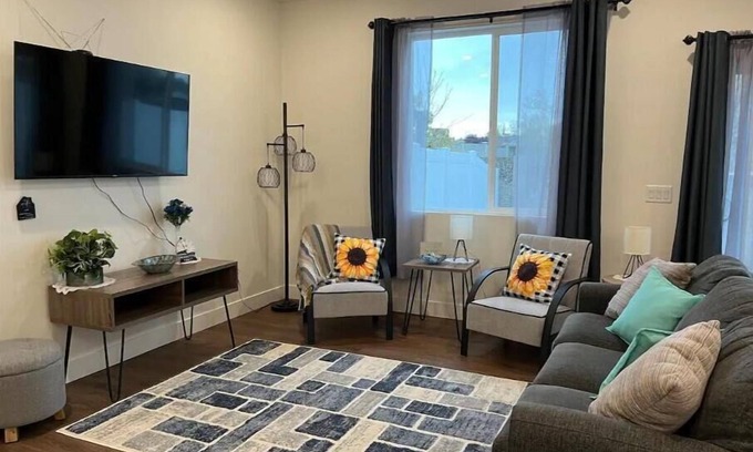 Lindon House | Charming, Modern home in Lindon.