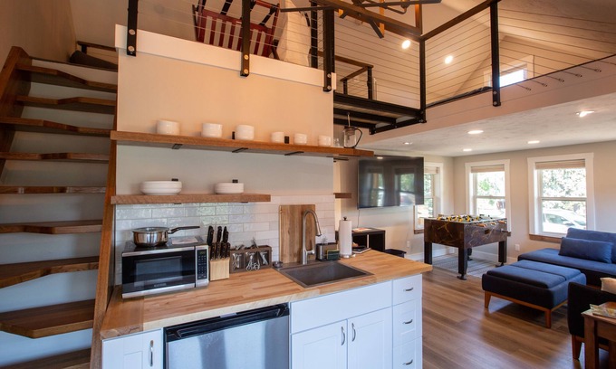 Lander House | Charming Modern Home with Loft and Outdoor Deck