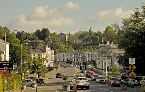 Fermoy Apartment | Charming, Modern Masonette in Heart of Fermoy River Town