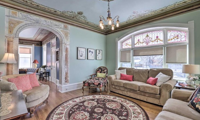 Mount Pleasant House | Charming Mt Pleasant Home in Historic Dtwn!