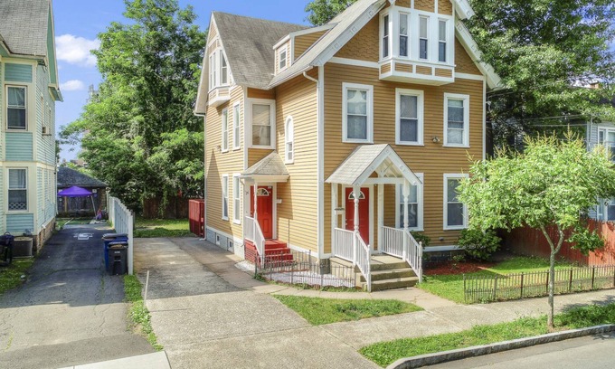 New Haven Apartment | Charming New Haven Retreat - Near Yale, Local Hotspots