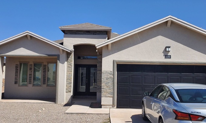 Socorro House | Charming new home with 3BR and 3 full bath near Eastlake/Socorro/Horizon area.