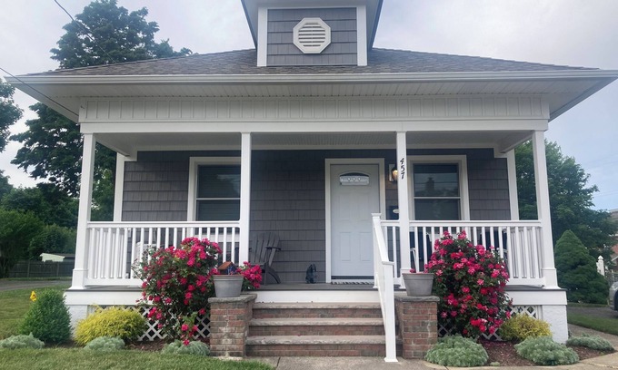 Long Branch House | Charming Newly Renovated Home 1 mile to West End Beachnn