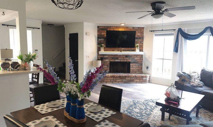 Tall Timbers - Brechtel Condo | Charming NOLA Condo